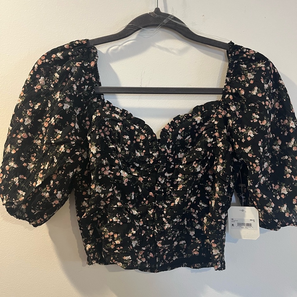 Altar'd State Black Puff-Sleeve Crop Top with Pink Floral